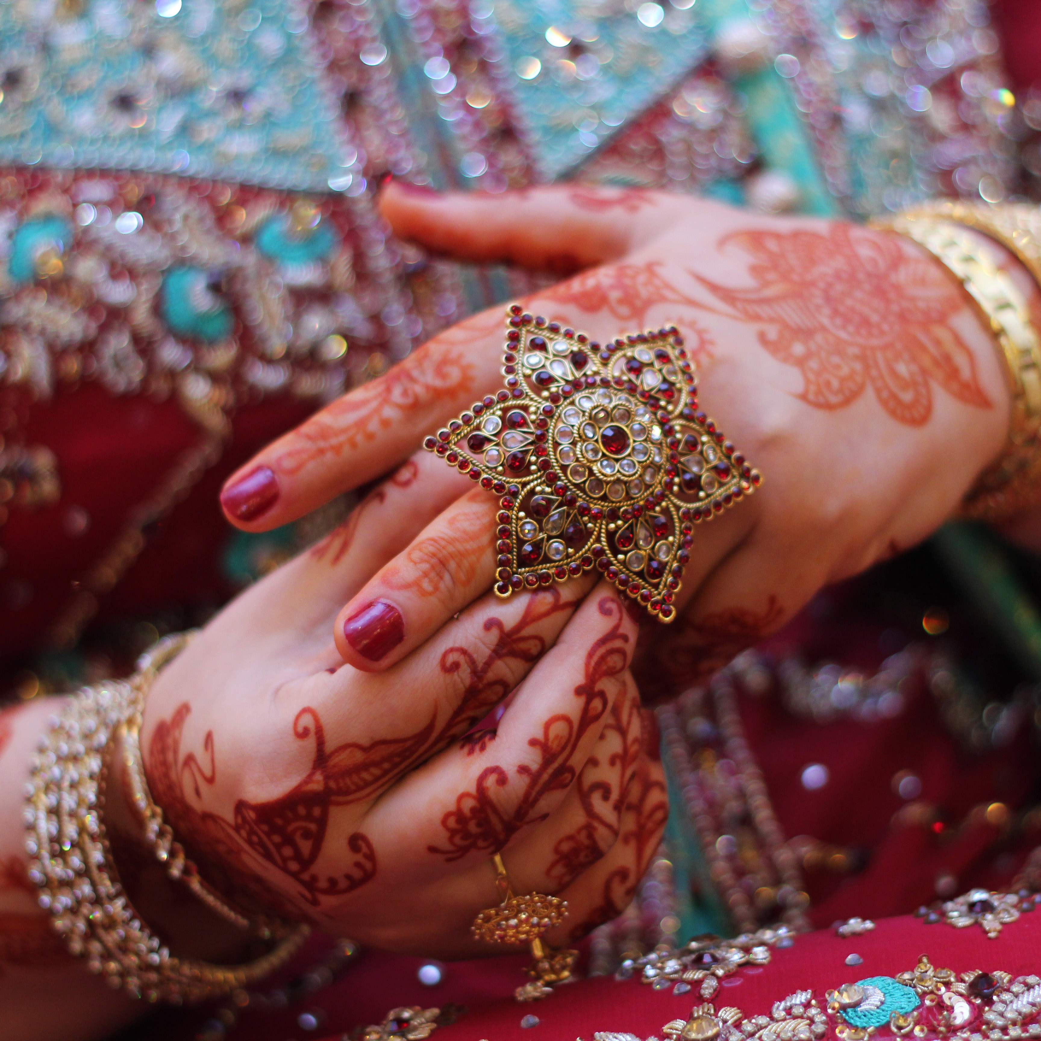 amber-indian-bridal-henna2-silknstone.jpg